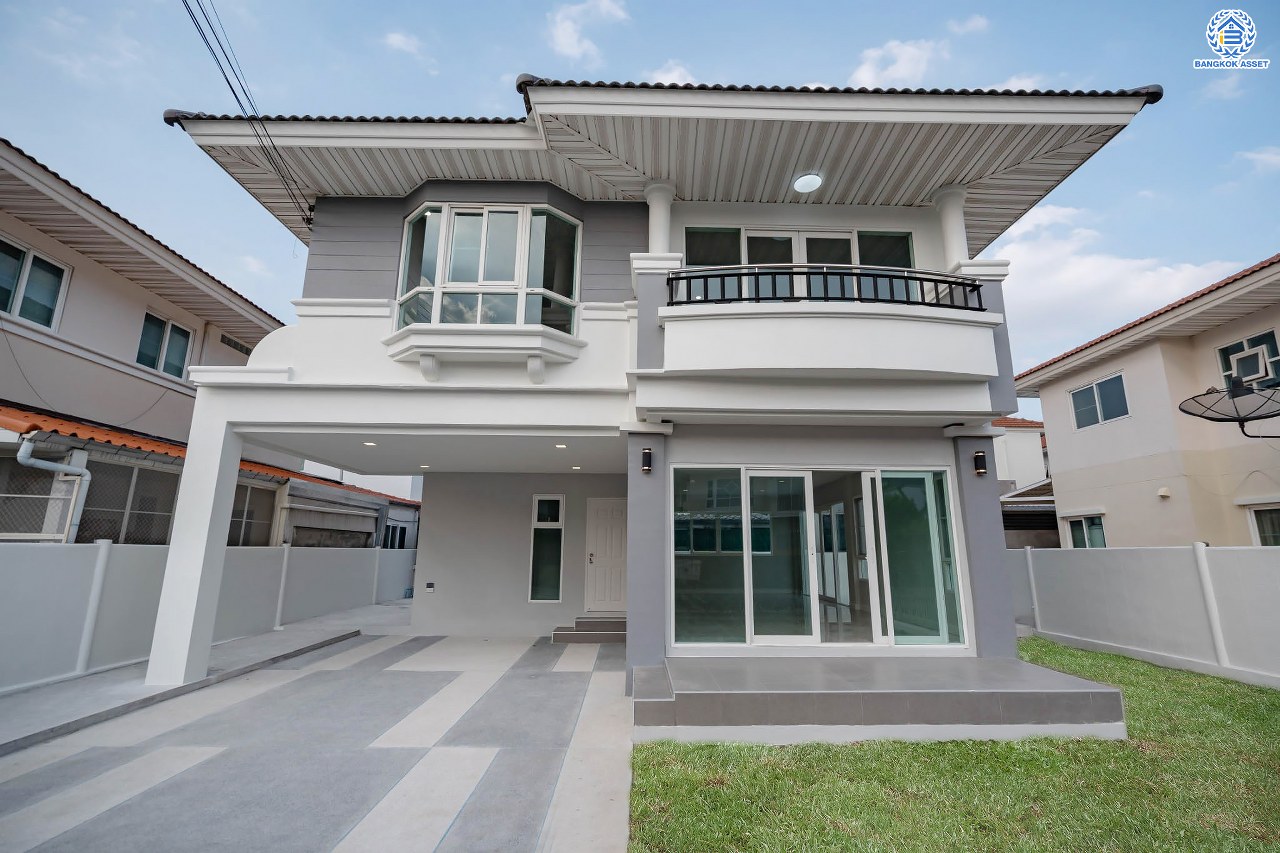 บ้านมือสองตกแต่งใหม่ โครงการ ศุภาลัยการ์เด้นวิลล์ แจ้งวัฒนะ-หลักสี่ เนื้อที่กว่า 63.7 ตร.ว. ฟังก์ชันครบ 3 ห้องนอน 3 ห้องน้ำ 2 ที่จอดรถ บ้านสวย พร้อมเข้าอยู่ ตอบโจทย์ทุกครอบครัว บนทำเลเดินทางสะดวก เข้าสู่ใจกลางเมืองได้อย่างสะดวกสบาย ใกล้ทางด่วนศรีสมานและรถไฟฟ้าสายสีแดง "สถานีดอนเมือง"